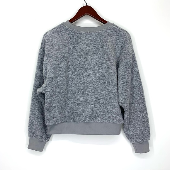 LEVI'S Gray Bucle Teddy Crew Neck Sweatshirt With Contrast Hem Size Small - Picture 2 of 16